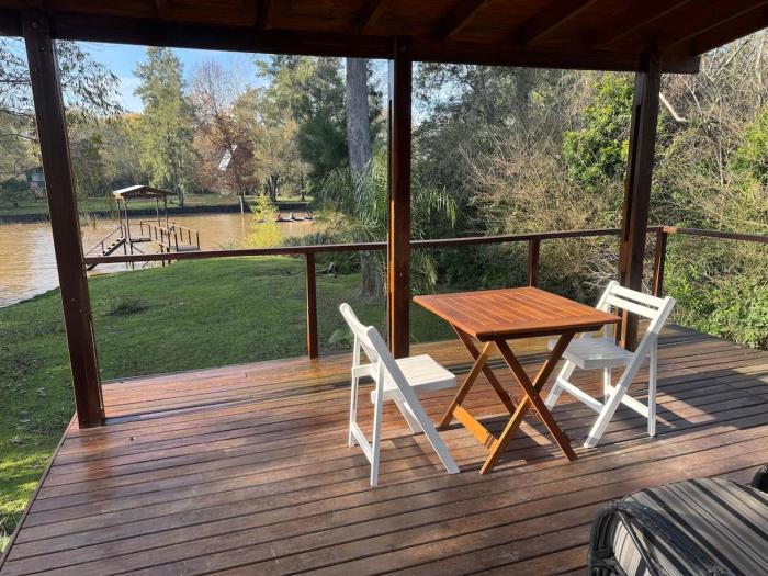 Casa frente al río con muelle propio en el Delta