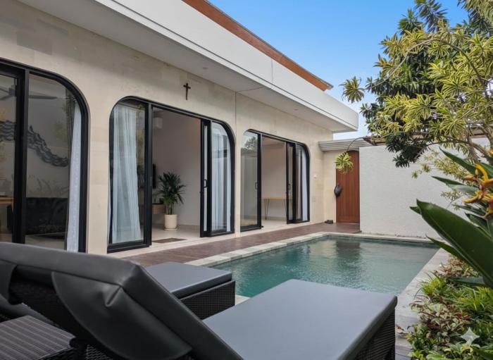 Brand new central Villa