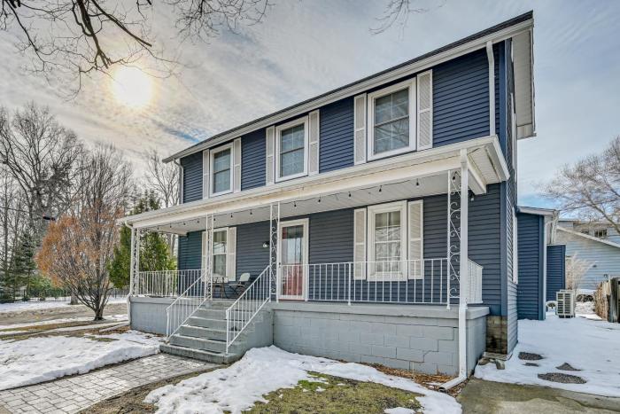 Extended Stay in South Haven! Pet-Friendly Home