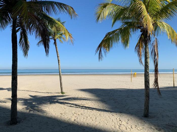 Apt, 200m da Praia, Ar-condicionado, Sacada e vaga