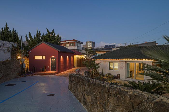 Jakuzi, Sand Playground, Private Garden, Cozy Garden, Hyeopjae Beach 3 minutes walk