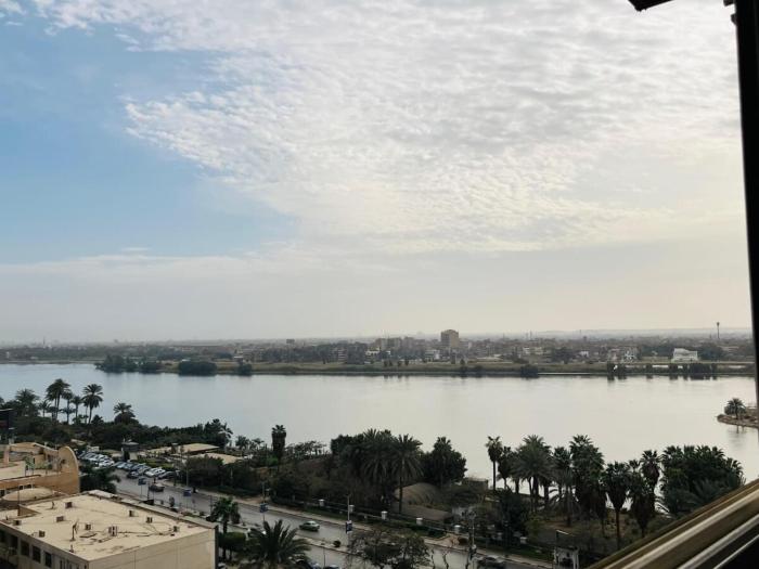 Spacious 4BR Apt with Nile View Maadi Corniche