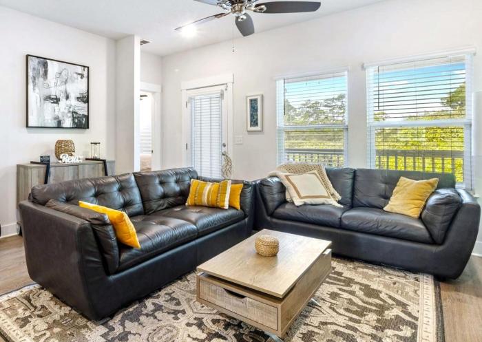 Perdido Retreat - Modern Luxury 4BR Home - Walk to Beach!