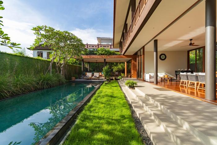 Rosa Village - Luxury 4 Bedrooms Walkable to Beach