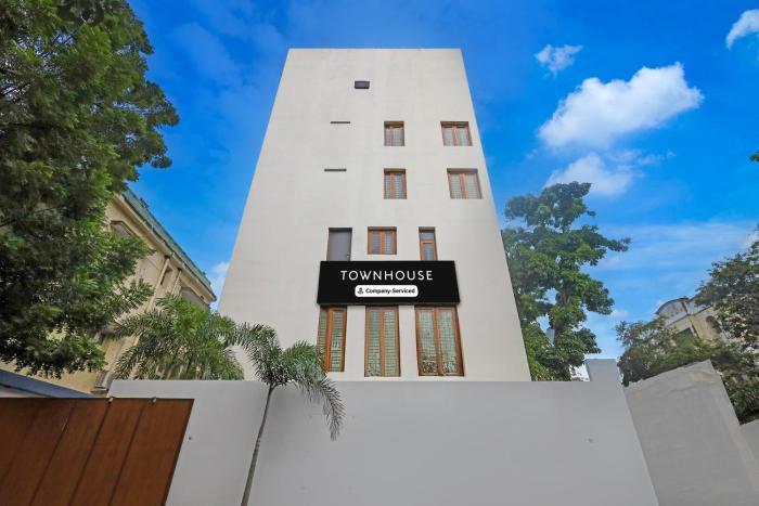 Super Townhouse Passport Office Saligramam Formerly K.K Nagar Residency