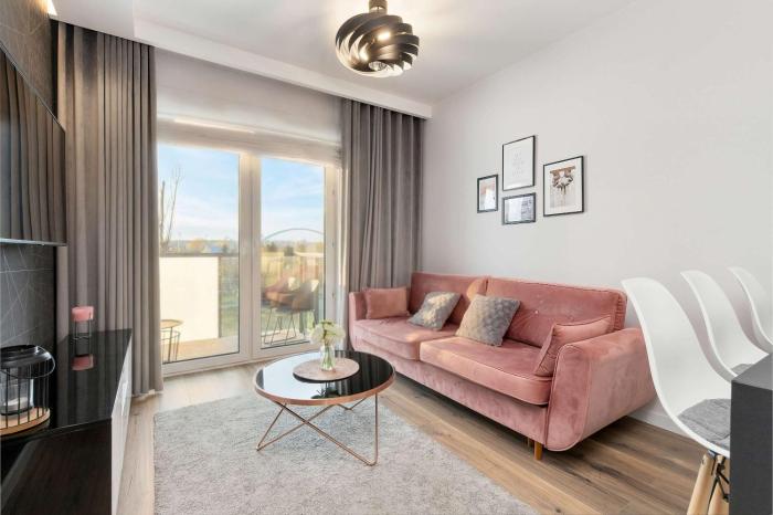 Komfortowy Apartament z Parkingiem w Gdańsku by Noclegi Renters
