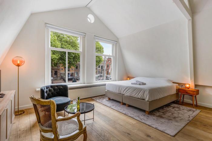 Luxury Studio in Utrecht Center - view on canal