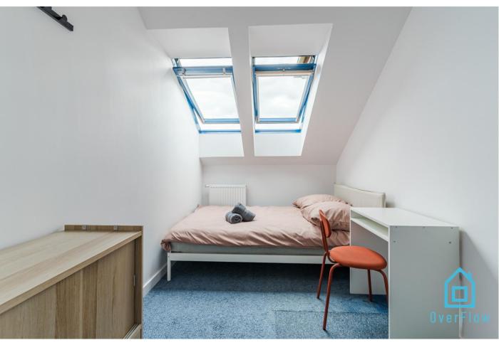 Uranus Room - 15 min to Old Town Gdansk