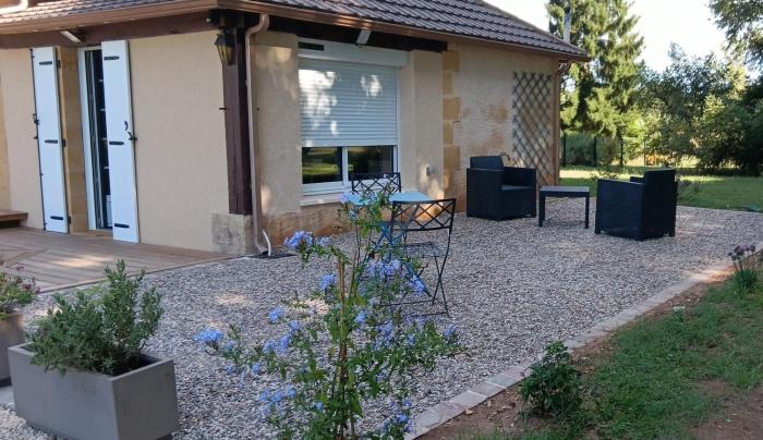 Studio bois du bournat piscine et tranquilité