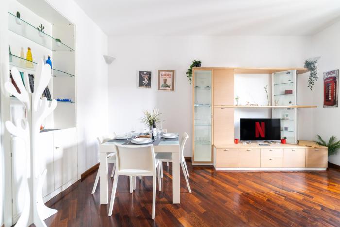 Duomo-Bocconi-Navigli Area, Elegant & Peaceful Retreat