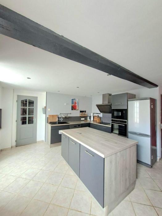 Maison entre mer et vignoble à 500m du péage