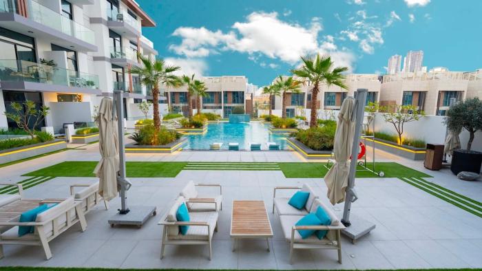 Luxurious Cozy Studio with Balcony Pool & Gym