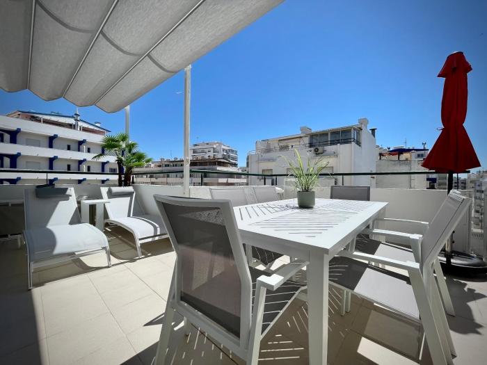 Apt GH - 50 meters from beach