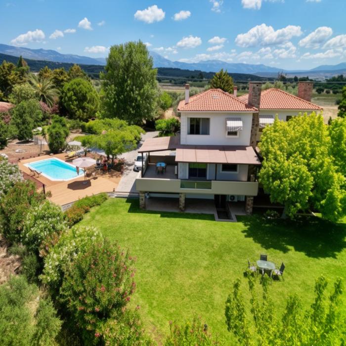 Villa Polyxeni 5 Bedrooms and Private Pool