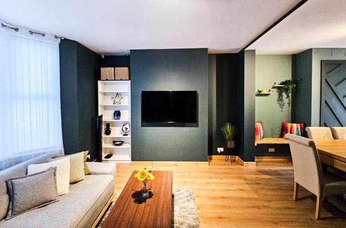 Luxe Retreat - Steps from Stadium - Pool Table, Ping Pong, Football Table