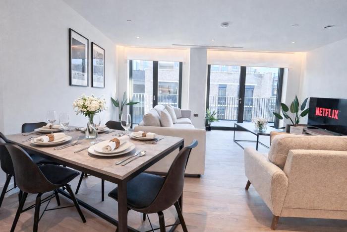 Promo rate - 2BDR flat with Balcony near Bloomsbury, Kings Cross, Clerkenwell by NourNest Apartments