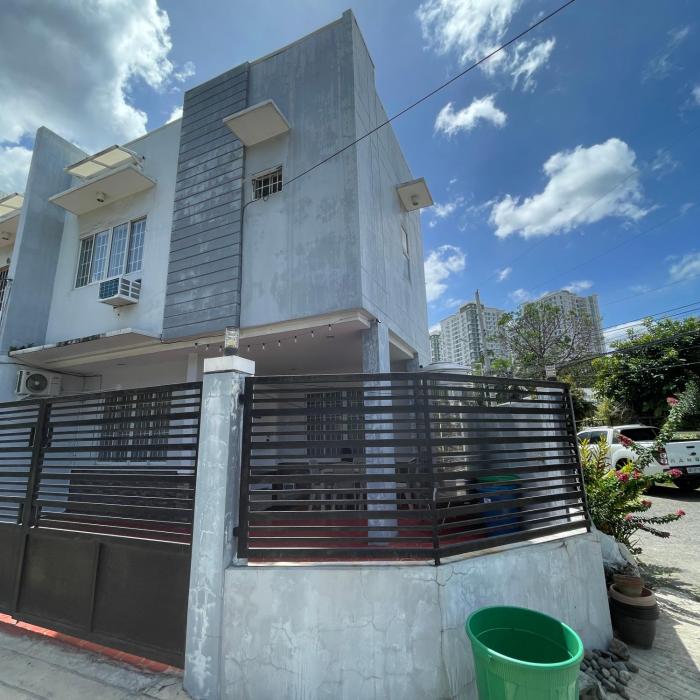 WHOLE 5BR 3CR Transient house in Obrero