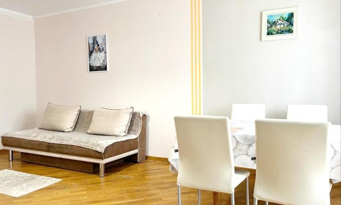 Центр, 2х комнатная студио возле парка, WIFI