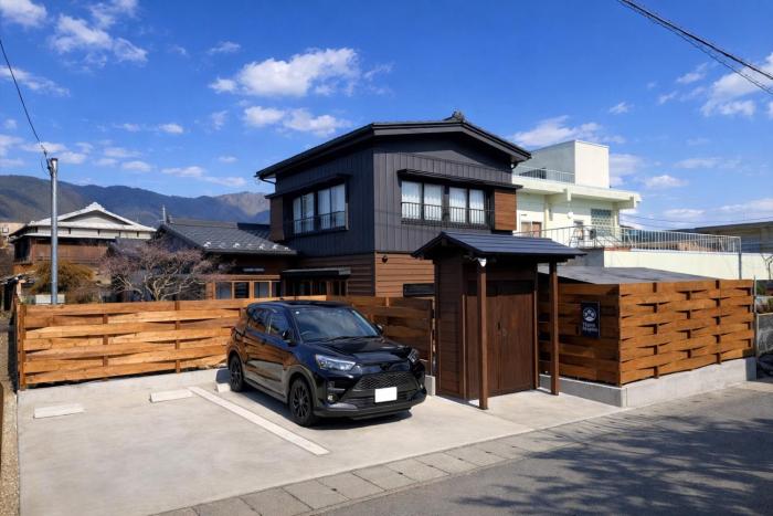 Three Maples Fujiyoshida