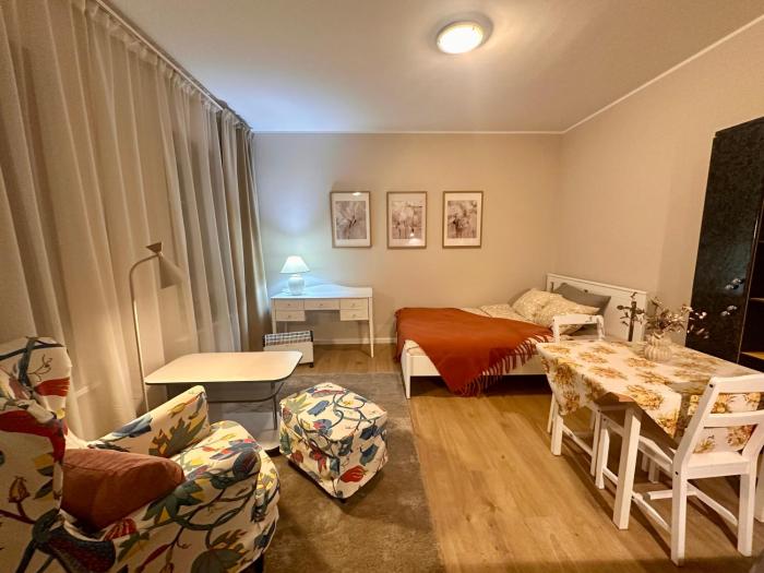 Center of city apartments, bus station 1min, airport 5 min