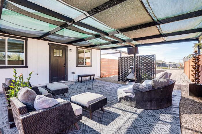 Hike, Golf and Explore Pet-Friendly Phoenix Casita!