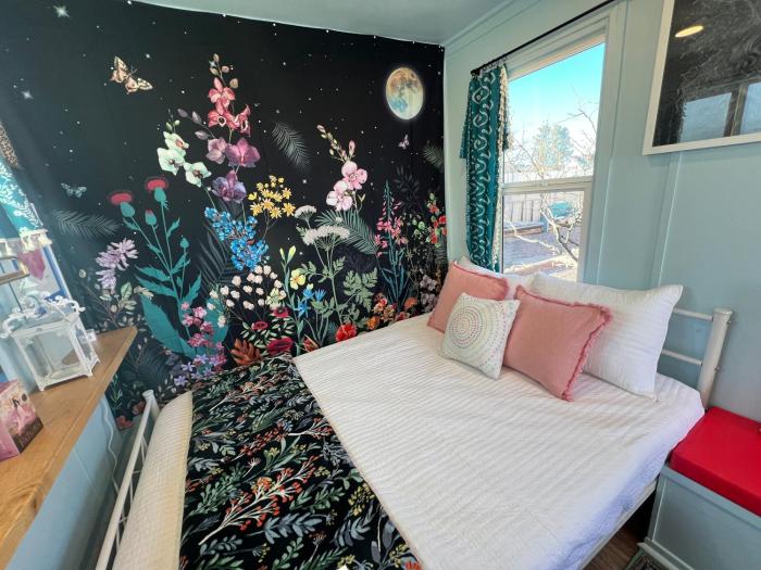 Deva Fairy Cottage with Private Hot Springs Tub