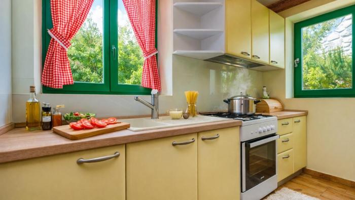 Villa Ruby beachfront by Villas Guide