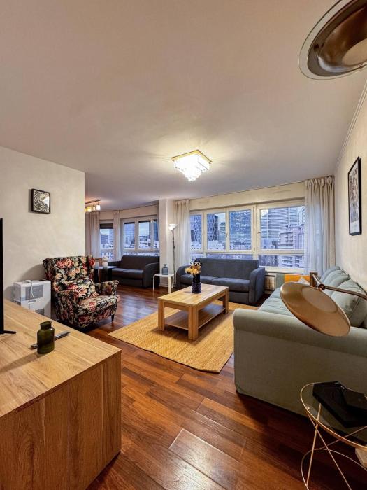 Paris View Direct Access Apartment 10 people