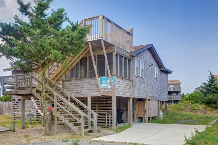 AV208 Whale Inn 208