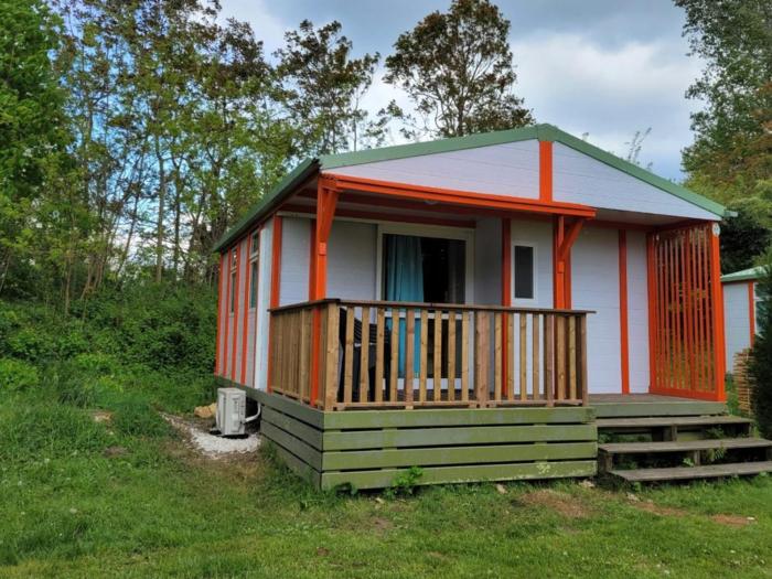 Chalet Confortable avec Terrasse - 5 pers - API-1-52-1957