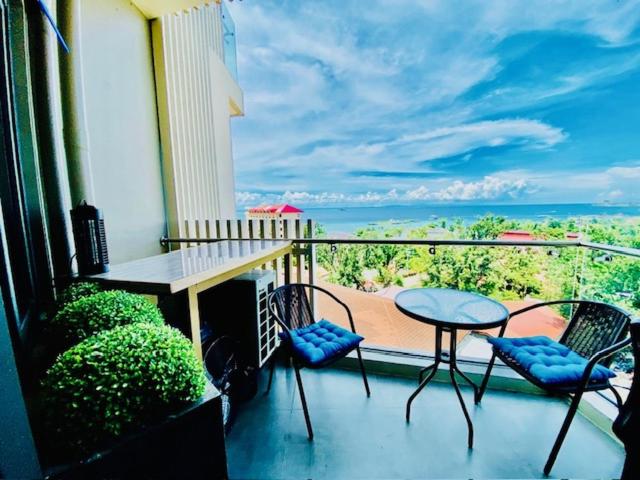 Tambuli Sunrise Condo with Stunning Seaview