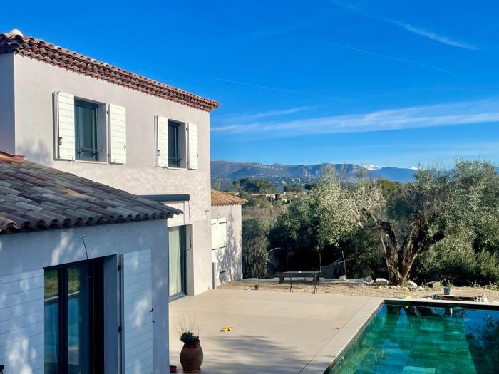 Villa individuelle avec piscine et vu mer