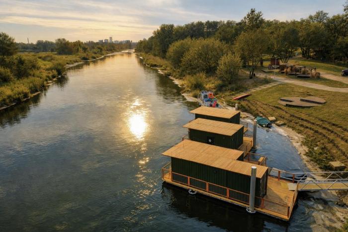 Domy na wodzie - Cabins on the river