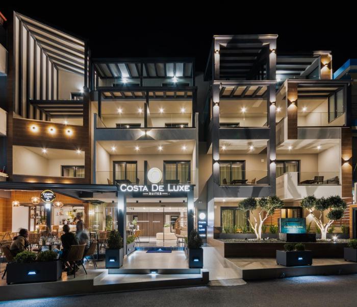 Costa De Luxe Suites