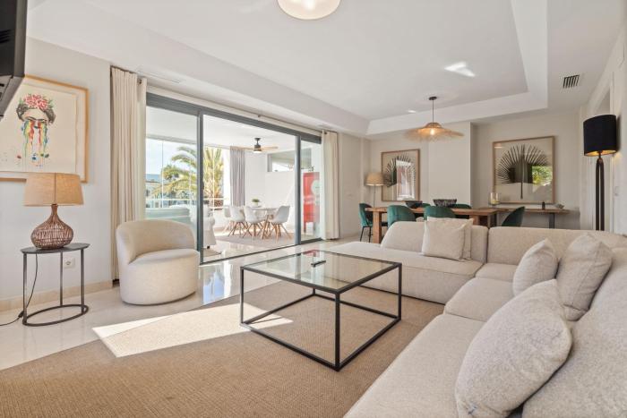 Sotogrande Alboaire- Waterfront luxury 4 bedroom Apt in the Marina of Sotogrande