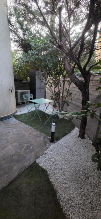 Studio cosy avec terrasse à 2 pas du port