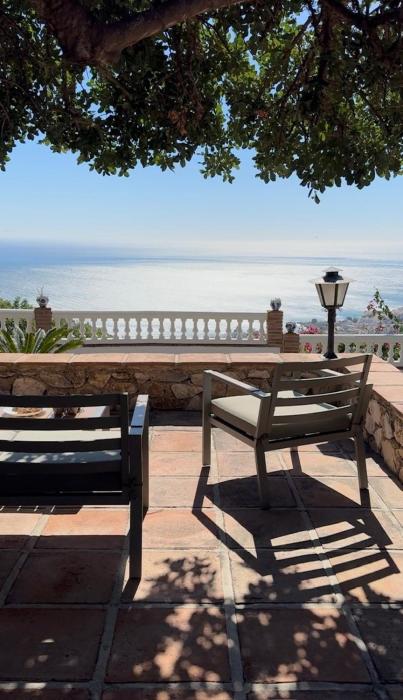 Villa with Private Pool & Sea Views in Almuñecar