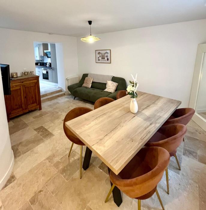 Maison hyper centre Orléans 3 chambres petite cour