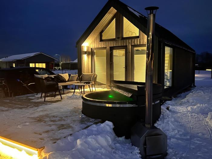 Cozy Cabin in Riga - Sauna Included, Hot Tub Extra