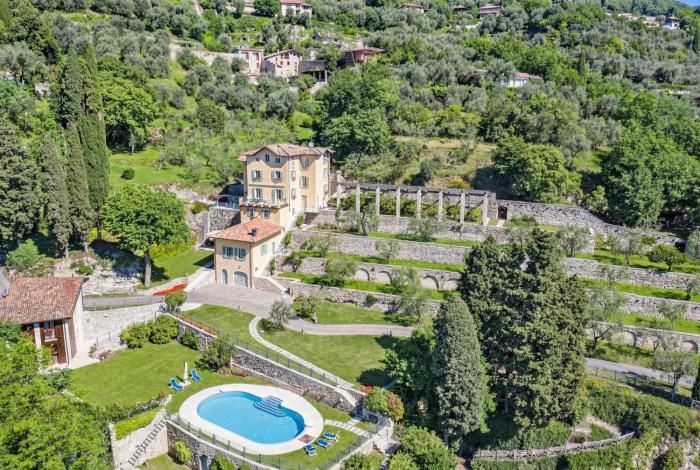 Luxury 7BR Villa with Private Pool & Lake Garda View