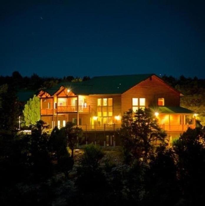 7 Bedroom Retreat near Zion, Bryce, and Grand Canyon