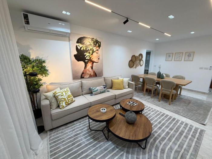 Three Bedrooms Apartment with Garden view