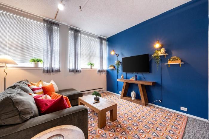 Sleep 14 Downtown, Vintage 5bd-2bath gym&patio