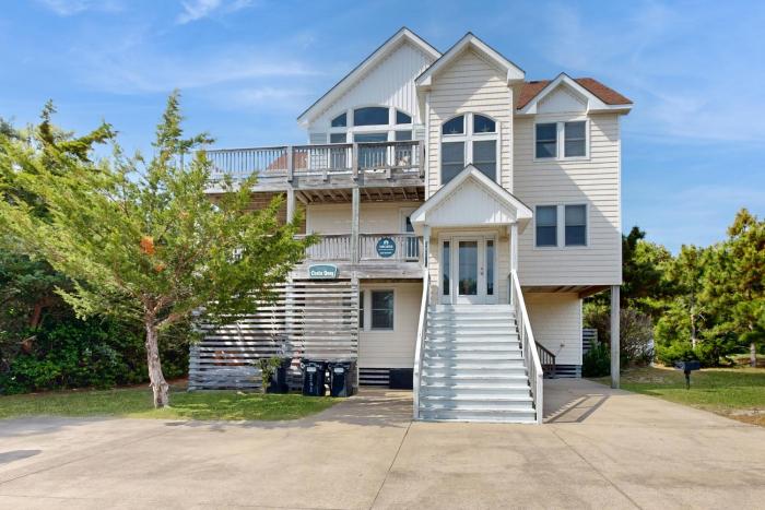Beach home with private hot tub, pool, sound view & game room - dog-friendly