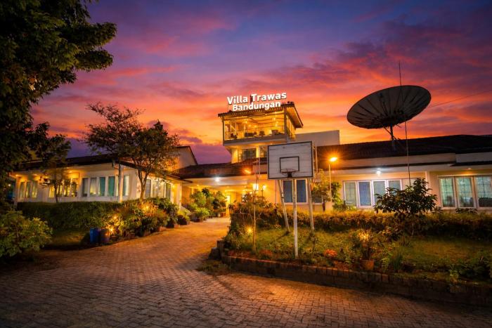 Villa Trawas Bandungan View of Lake & 7 Mountains