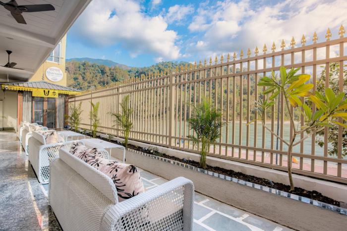 Sharnam On The Ganges