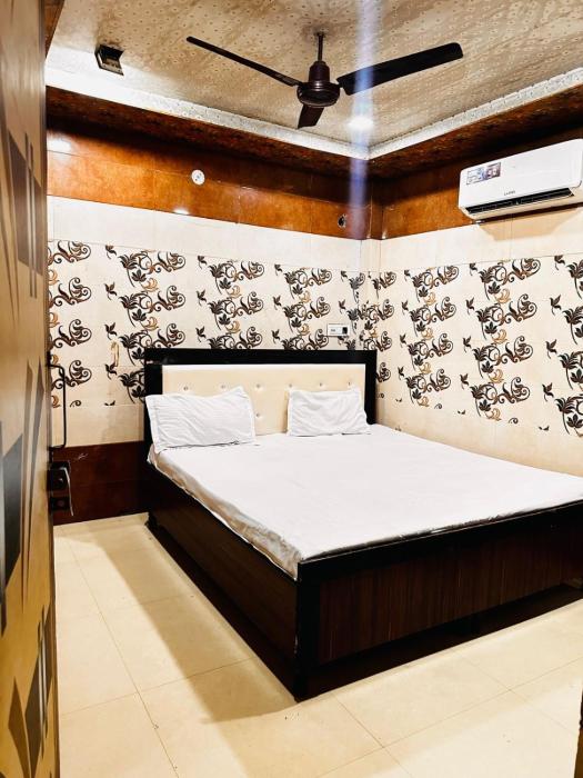 Kashav Guest House