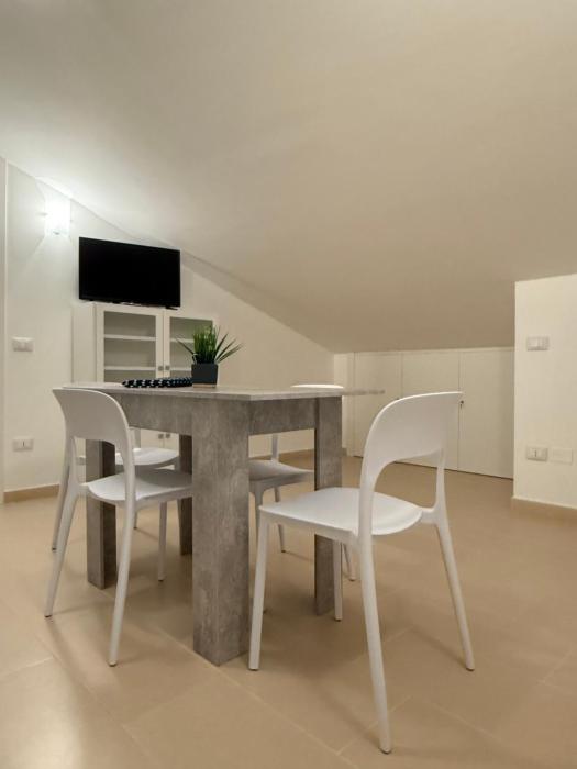 Alofera and Sialuna House