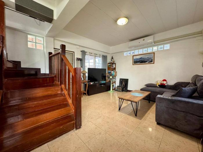 Club 22 Old City 2 storey 1 bedroom house