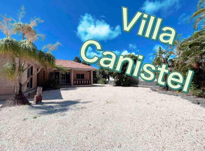 Beachfront Villa kanistel